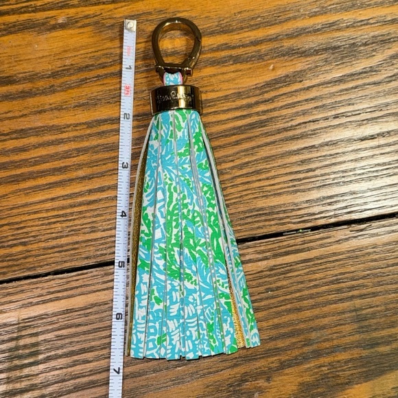 LILLY PULITZER Tassel Keychain Fob Leather Gold - Picture 3 of 5